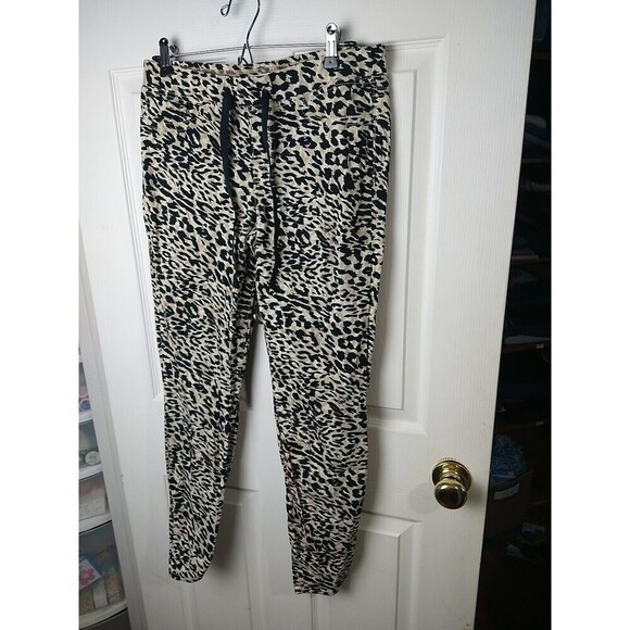 Lei Leopard Print Pullon Elastic Waist Drawstring Close Jeggings. Size M - Picture 2 of 13